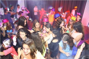 מועדון לבת מצווה באבן יהודה