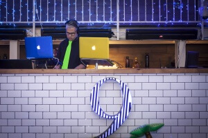 די גי' באולם ניין אירועים במסיבות בת ובר מצווה